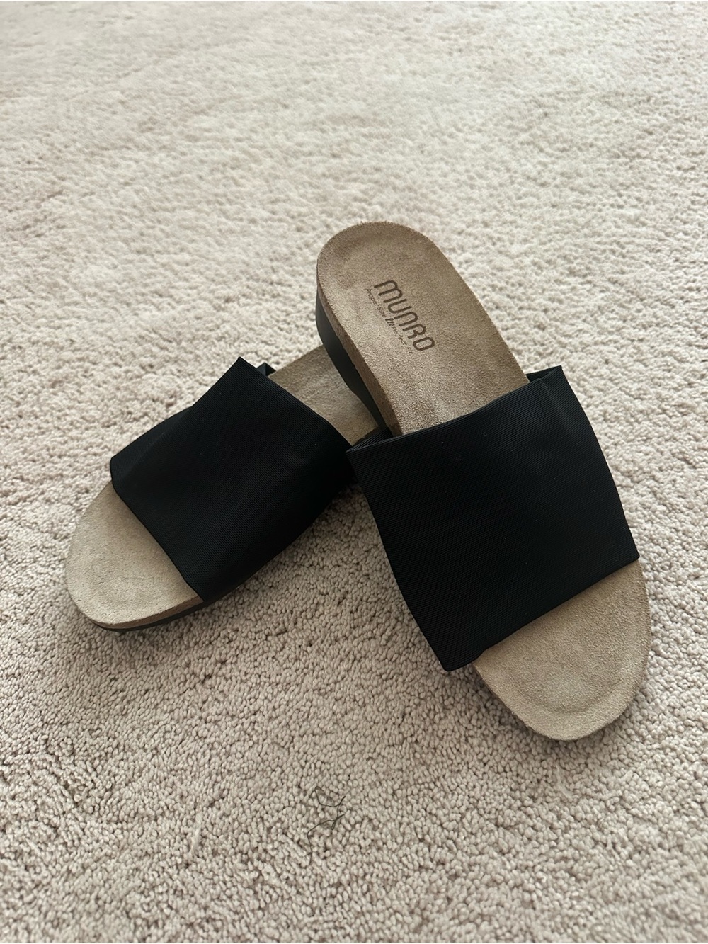 Women’s Munro Casita Black Slide Sandals NEVER WORN 8.5 WW